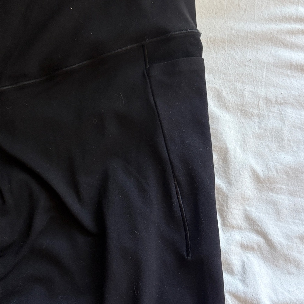 Aerie offline black leggings with pockets - Picture 2 of 5